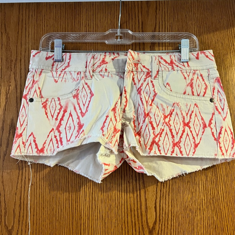 Juniors shorts. Mudd brand. Size 9.